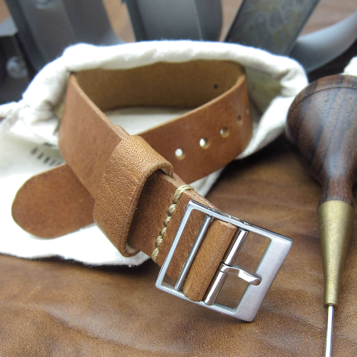 Leather Watch Strap, Classic RAF II Vintage 401 | Ladder Buckle | Full Grain Italian Vegetable-Tanned Leather | Cozy Handmade