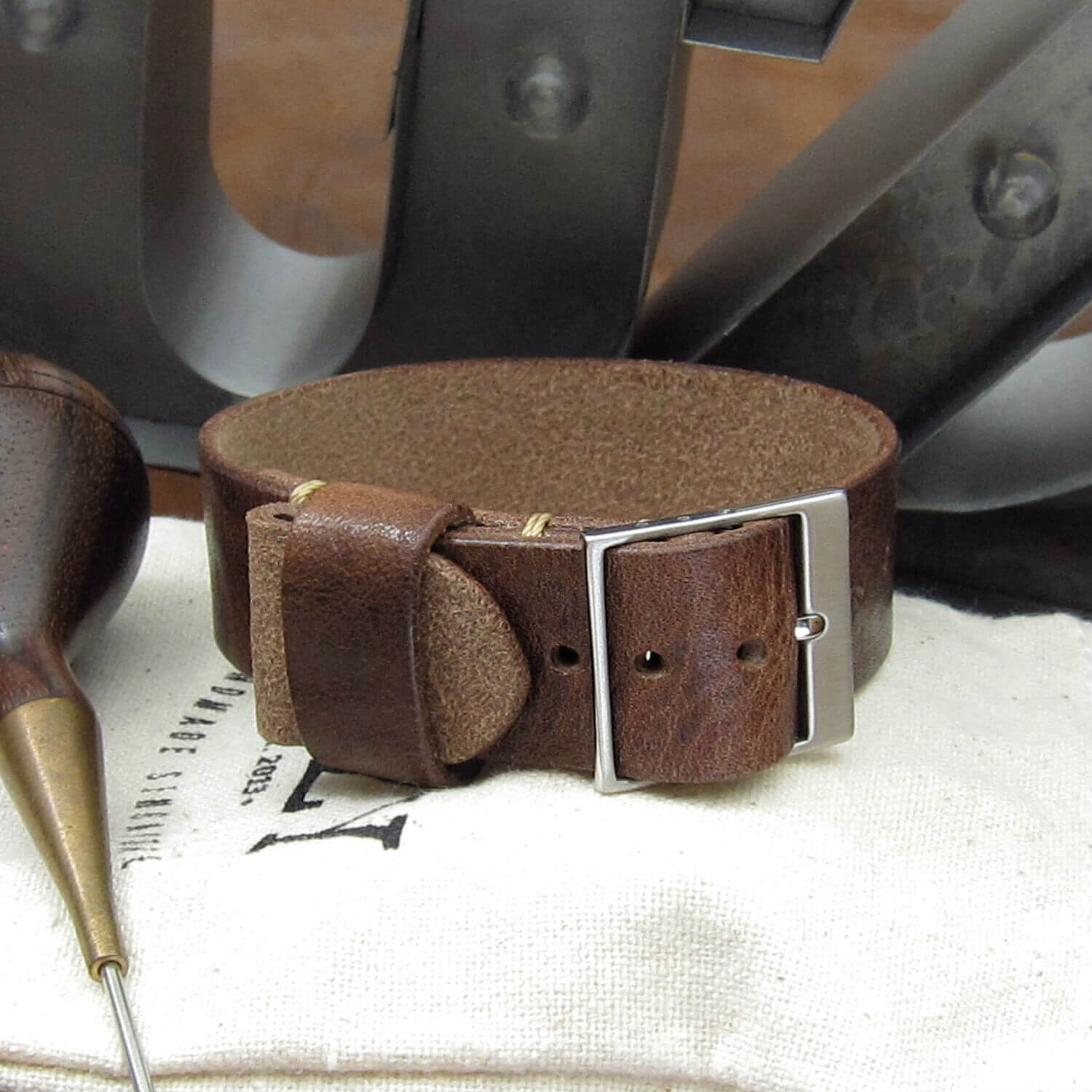 Leather Watch Strap, Classic RAF II Vintage 405 | Ladder Buckle | Full Grain Italian Vegetable-Tanned Leather | Cozy Handmade
